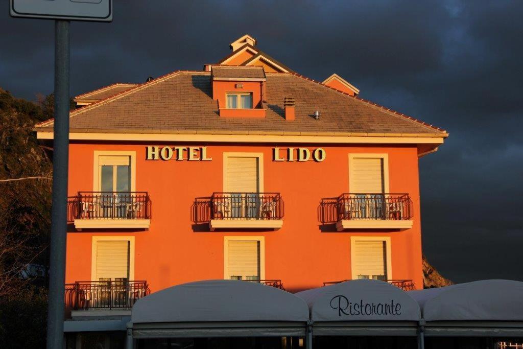 Hotel Lido Deiva Marina Exterior photo